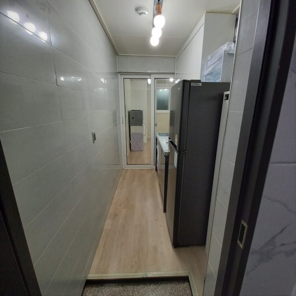 인천 연수구 쓰레기집 청소 후 현관 사진